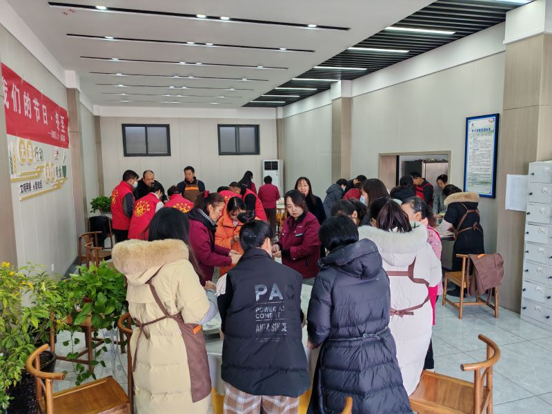 今日冬至|大阳城集团7549y举办冬至包饺子活动！